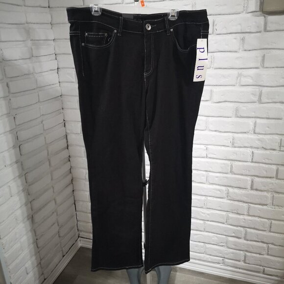 NWT Calvin Klein Ladies Plus Size 16W x 32 Black Bootcut Jeans - Picture 1 of 15
